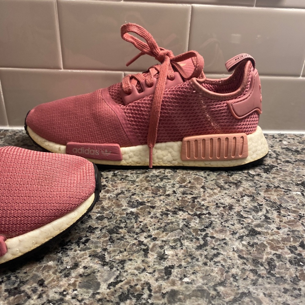Wmns NMD_R1 'Trace Pink'